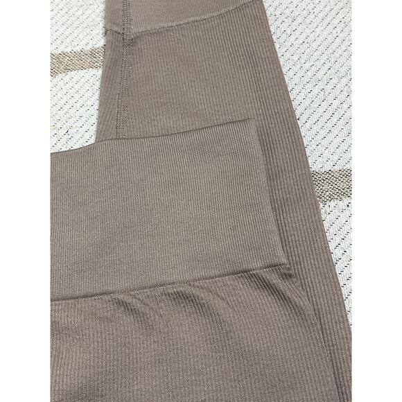 Madewell MWL Seamless 7/8 Ribbed High Waisted Leggings, size small-medium, NF342 - Picture 8 of 9
